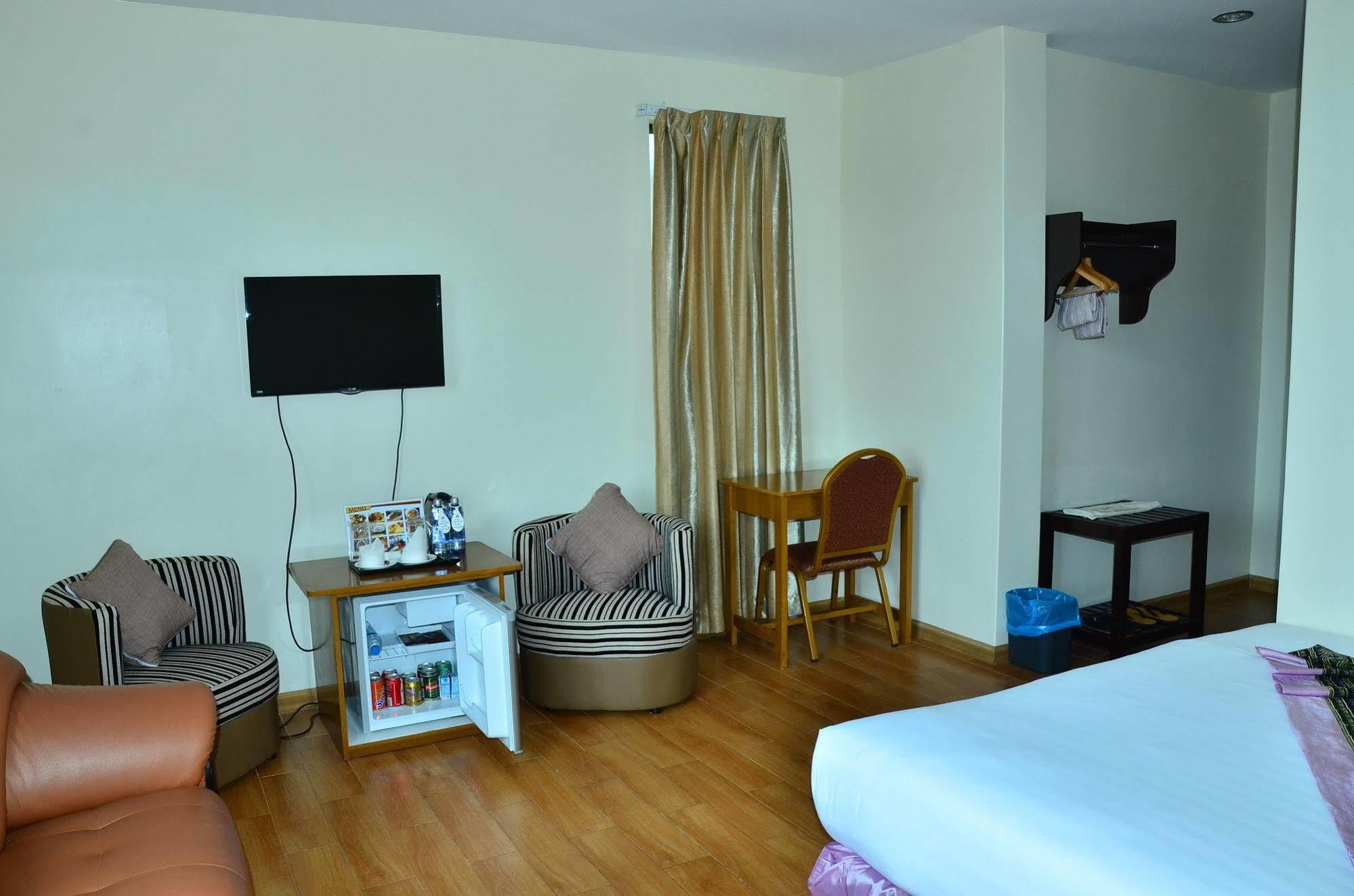 Hotel Mindhama Янгон Екстериор снимка