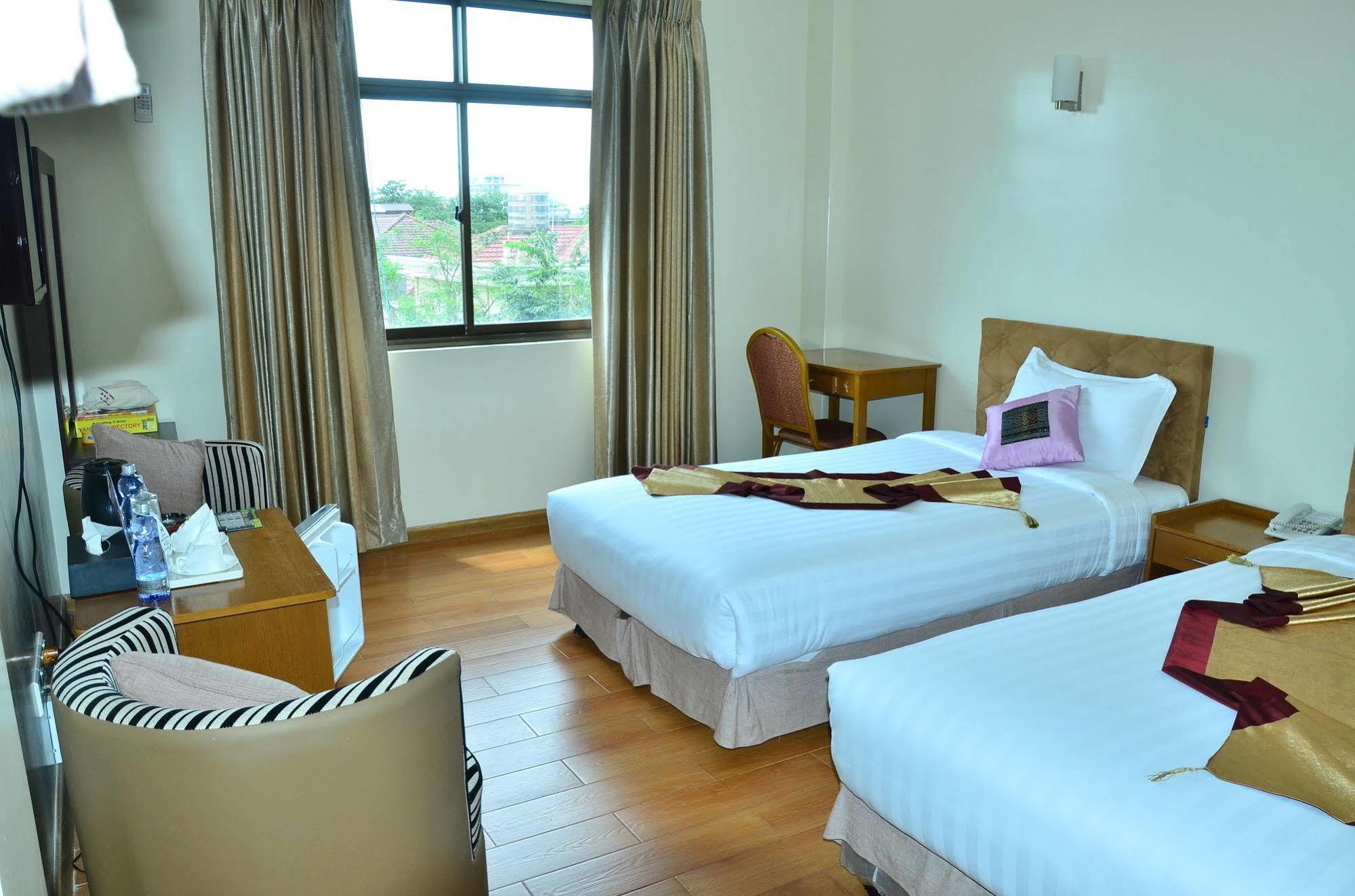 Hotel Mindhama Янгон Екстериор снимка
